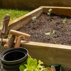 Forest Caledonian Small Raised Bed 3' X 3' (0.9m X 0.9m) -Halls || Lifetime || Keter Sales calrb9090 caledonian compact raised bed 90x90cm close up1 min