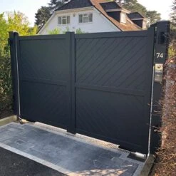 Barnstaple Premium Aluminium Driveway Double Gates - Grey -Halls || Lifetime || Keter Sales rmg003dggrey barnstaple premium aluminium double swing gate insitu2 min